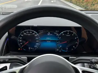 Mercedes-Benz GLB 2023 GLB 220 Fashionable exterior photo 9 Mercedes-Benz GLB 2023 GLB 220 Fashionable exterior photo 9