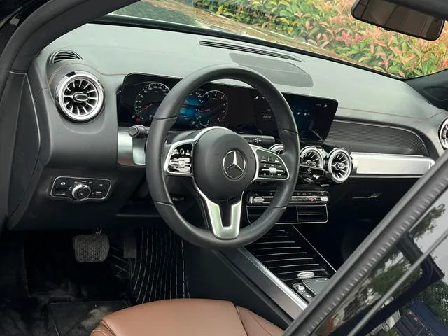 Mercedes-Benz GLB 2023 GLB 220 Fashionable exterior photo 10 Mercedes-Benz GLB 2023 GLB 220 Fashionable exterior photo 10