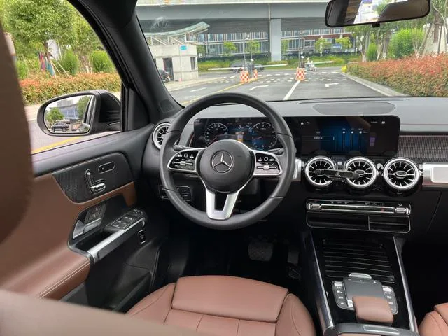Mercedes-Benz GLB 2023 GLB 220 Fashionable interior photo 12 Mercedes-Benz GLB 2023 GLB 220 Fashionable interior photo 12