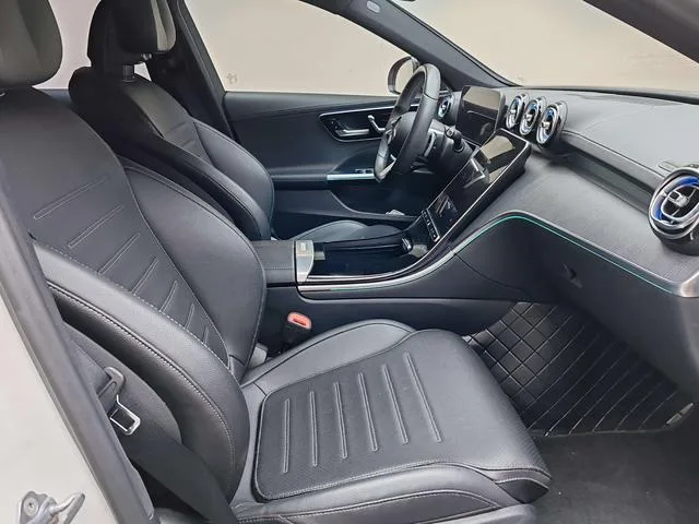 Mercedes-Benz C-Class 2022 C 260 L Hao Night Sports Edition interior photo 13 Mercedes-Benz C-Class 2022 C 260 L Hao Night Sports Edition interior photo 13