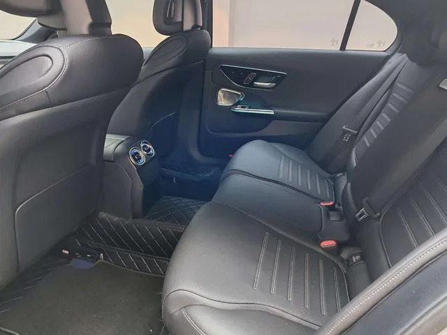 Mercedes-Benz C-Class 2022 C 260 L Hao Night Sports Edition interior photo 19 Mercedes-Benz C-Class 2022 C 260 L Hao Night Sports Edition interior photo 19