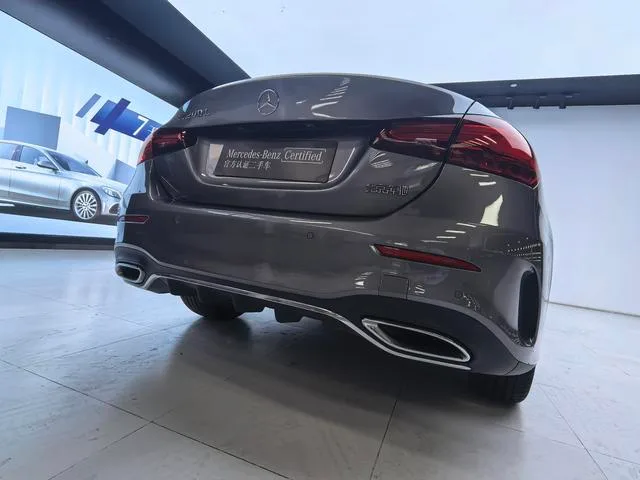 Mercedes-Benz A-Class 2023 A 200 L Voiture de sport version mode extérieur photo 7 Mercedes-Benz A-Class 2023 A 200 L Voiture de sport version mode extérieur photo 7