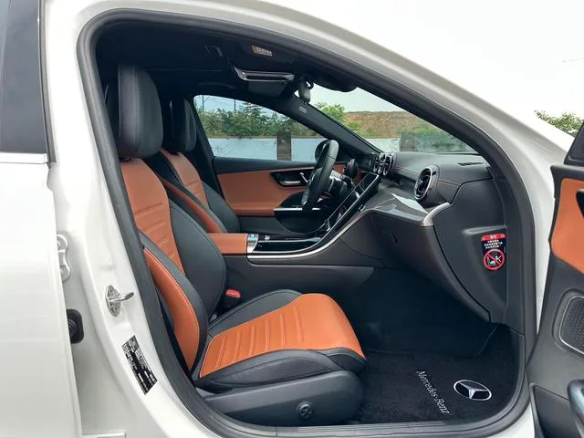 Mercedes-Benz C-Class 2022 C 200 L Sports version interior photo 12 Mercedes-Benz C-Class 2022 C 200 L Sports version interior photo 12