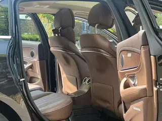 Mercedes-Benz E-Class 2023 E 300 L Fashionable Passenger car interior photo 6 Mercedes-Benz E-Class 2023 E 300 L Fashionable Passenger car interior photo 6