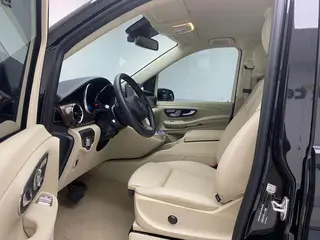 Mercedes-Benz V-Class 2022 V 260 Pilot Edition interior photo 17 Mercedes-Benz V-Class 2022 V 260 Pilot Edition interior photo 17