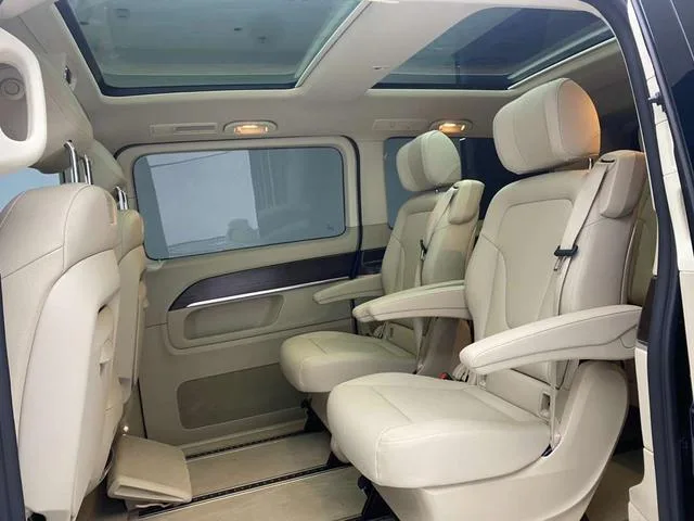 Mercedes-Benz V-Class 2022 V 260 Pilot Edition interior photo 19 Mercedes-Benz V-Class 2022 V 260 Pilot Edition interior photo 19
