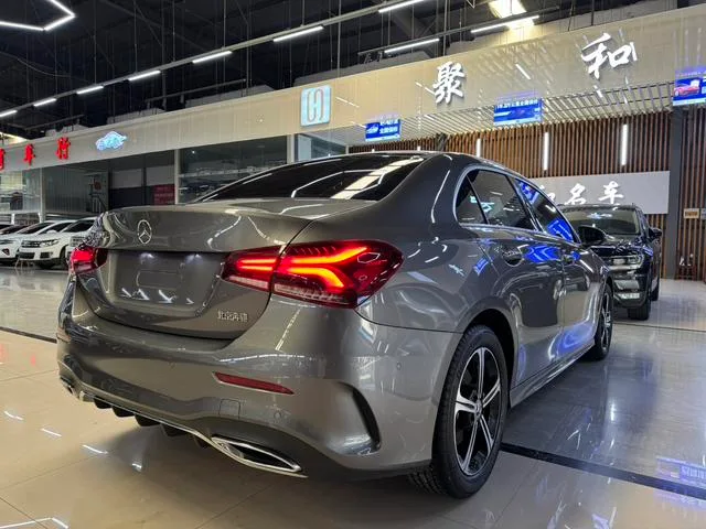 Mercedes-Benz A-Class 2022 Second change A 200 L Sport Sedan Fashion Edition interior photo 9 Mercedes-Benz A-Class 2022 Second change A 200 L Sport Sedan Fashion Edition interior photo 9