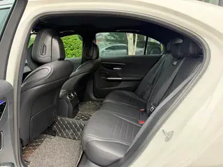Mercedes-Benz C-Class 2024 C 200 L Version sportive intérieur photo 7 Mercedes-Benz C-Class 2024 C 200 L Version sportive intérieur photo 7