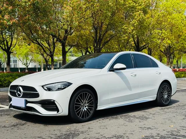 Mercedes-Benz C-Class 2023 C 260 L Versión deportiva exterior foto 1 Mercedes-Benz C-Class 2023 C 260 L Versión deportiva exterior foto 1