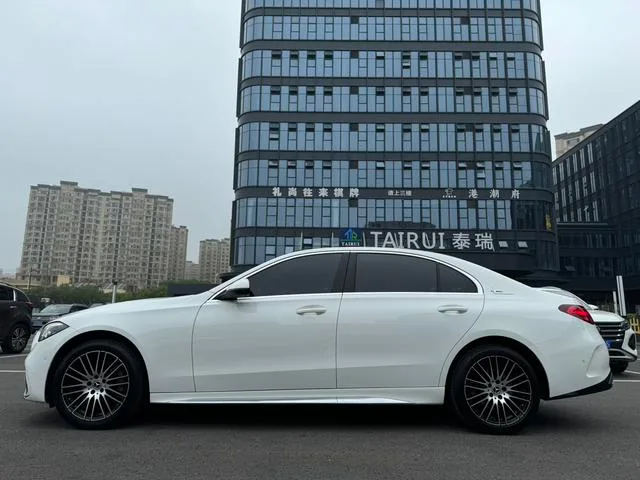 Mercedes-Benz C-Class 2022 C 260 L Sports version exterior photo 3