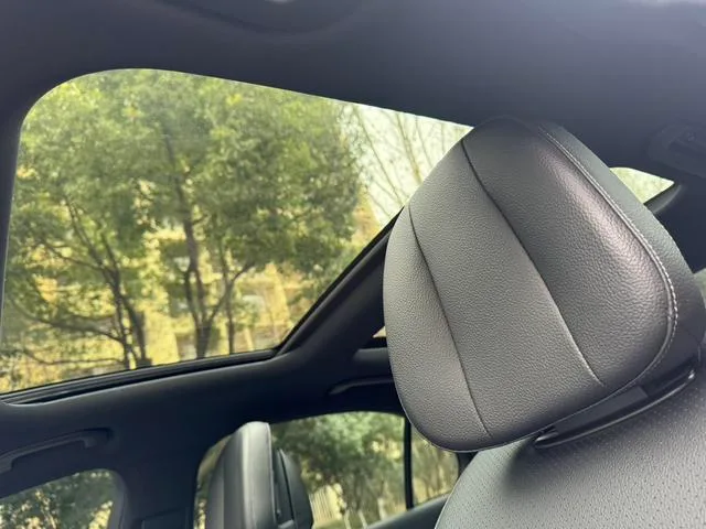 Mercedes-Benz C-Class 2022 C 260 L Sports version interior photo 12