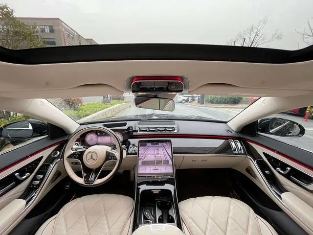 Mercedes-Benz Mercedes-Maybach S-Class 2025 S 480 4MATIC interior photo 17 Mercedes-Benz Mercedes-Maybach S-Class 2025 S 480 4MATIC interior photo 17