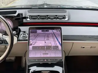 Mercedes-Benz Mercedes-Maybach S-Class 2025 S 480 4MATIC interior photo 18 Mercedes-Benz Mercedes-Maybach S-Class 2025 S 480 4MATIC interior photo 18