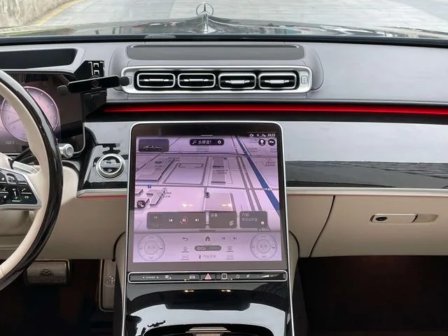 Mercedes-Benz Mercedes-Maybach S-Class 2025 S 480 4MATIC interior photo 18 Mercedes-Benz Mercedes-Maybach S-Class 2025 S 480 4MATIC interior photo 18