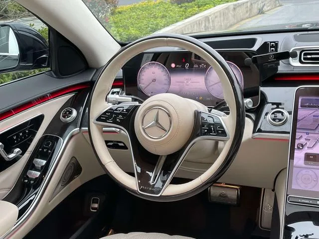 Mercedes-Benz Mercedes-Maybach S-Class 2025 S 480 4MATIC interior photo 19 Mercedes-Benz Mercedes-Maybach S-Class 2025 S 480 4MATIC interior photo 19