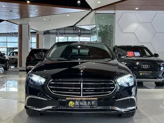 Mercedes-Benz E-Class 2022 Three changes E 300 L Luxury type Passenger car exterior photo 2
