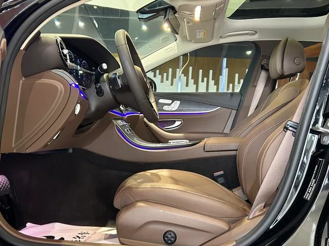 Mercedes-Benz E-Class 2022 Three changes E 300 L Luxury type Passenger car exterior photo 5