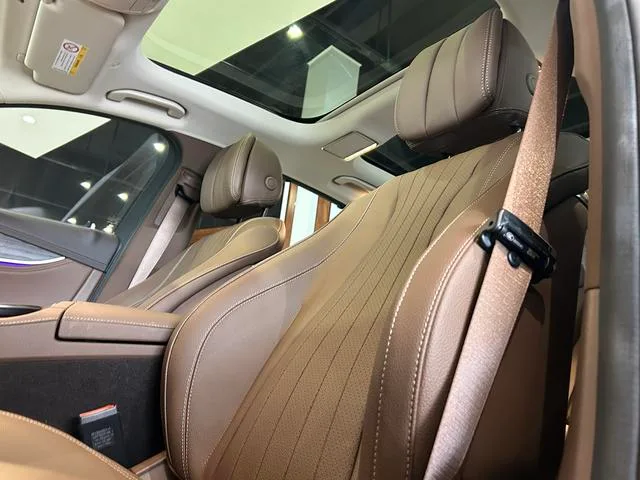 Mercedes-Benz E-Class 2022 Three changes E 300 L Luxury type Passenger car exterior photo 6