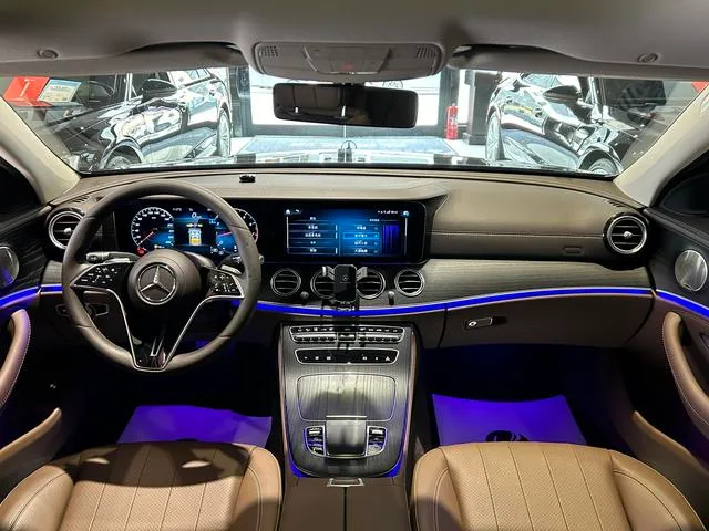 Mercedes-Benz E-Class 2022 Three changes E 300 L Luxury type Passenger car exterior photo 7