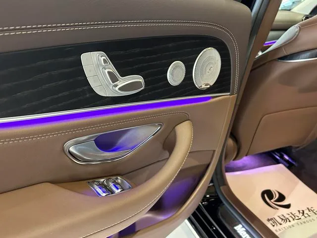 Mercedes-Benz E-Class 2022 Three changes E 300 L Luxury type Passenger car interior photo 13