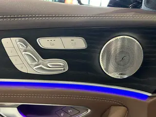 Mercedes-Benz E-Class 2022 Three changes E 300 L Luxury type Passenger car interior photo 14