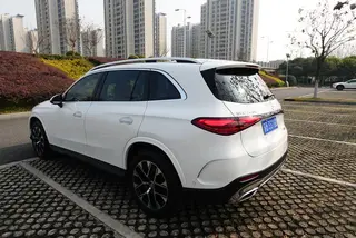 Mercedes-Benz GLC 2023 GLC 260 L 4MATIC Luxury type 5 seat exterior photo 3