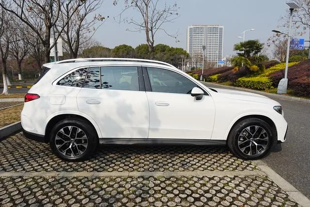 Mercedes-Benz GLC 2023 GLC 260 L 4MATIC Luxury type 5 seat exterior photo 5