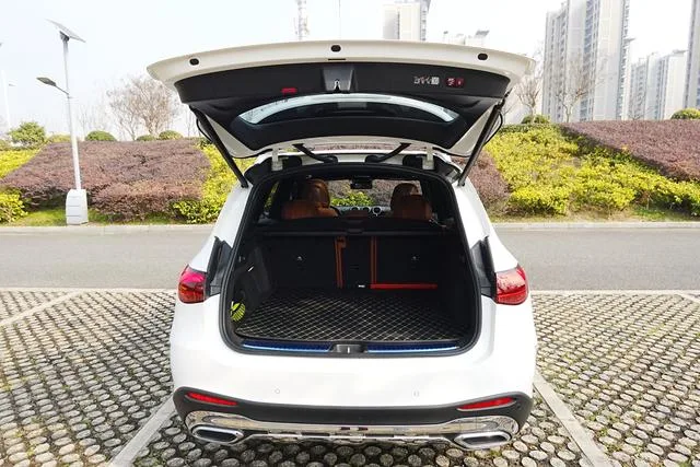 Mercedes-Benz GLC 2023 GLC 260 L 4MATIC Luxury type 5 seat exterior photo 6