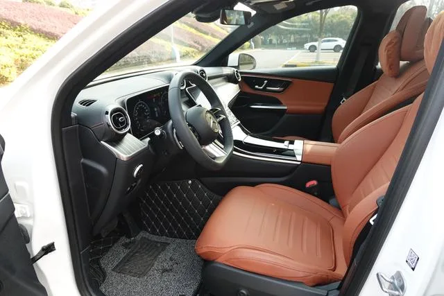 Mercedes-Benz GLC 2023 GLC 260 L 4MATIC Luxury type 5 seat interior photo 12