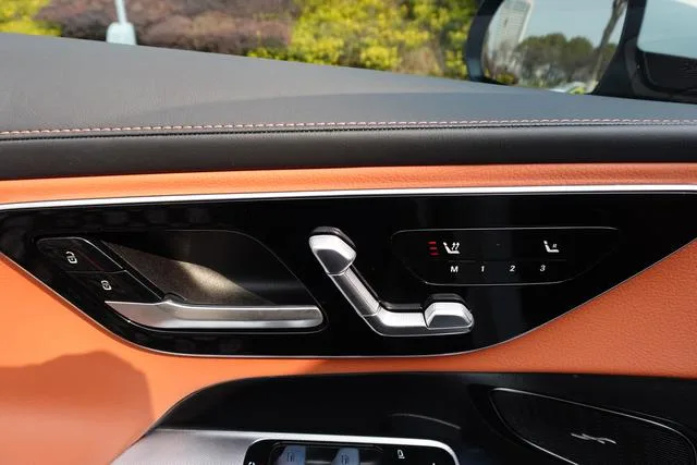 Mercedes-Benz GLC 2023 GLC 260 L 4MATIC Luxury type 5 seat interior photo 13