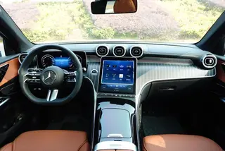 Mercedes-Benz GLC 2023 GLC 260 L 4MATIC Luxury type 5 seat interior photo 14