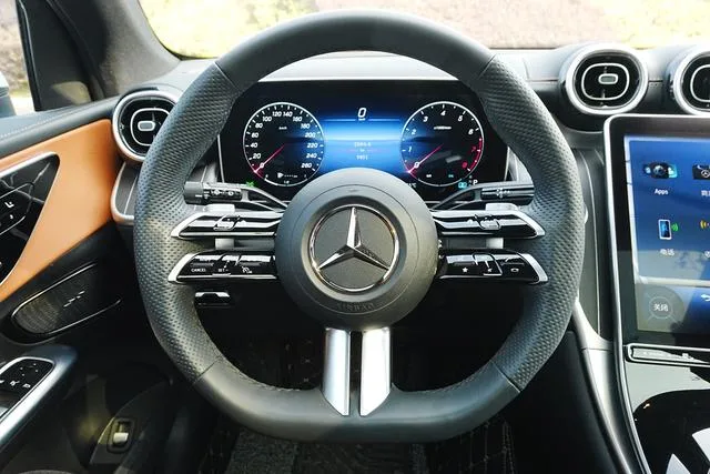Mercedes-Benz GLC 2023 GLC 260 L 4MATIC Luxury type 5 seat interior photo 19
