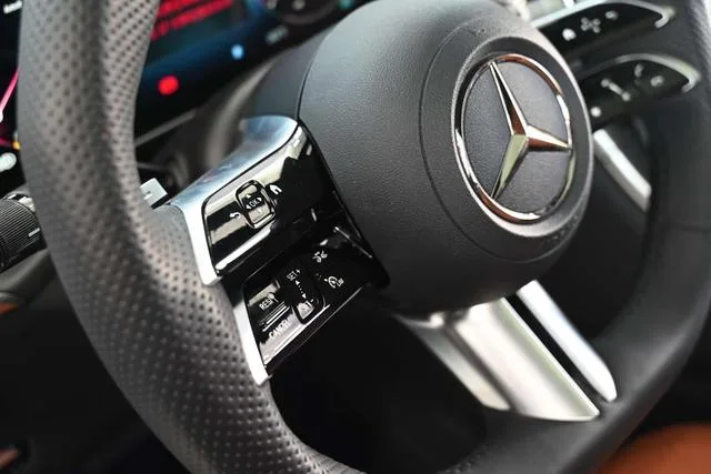 Mercedes-Benz GLC 2023 Restyling GLC 300 L 4MATIC Dynamic 5 seat exterior photo 10 Mercedes-Benz GLC 2023 Restyling GLC 300 L 4MATIC Dynamic 5 seat exterior photo 10
