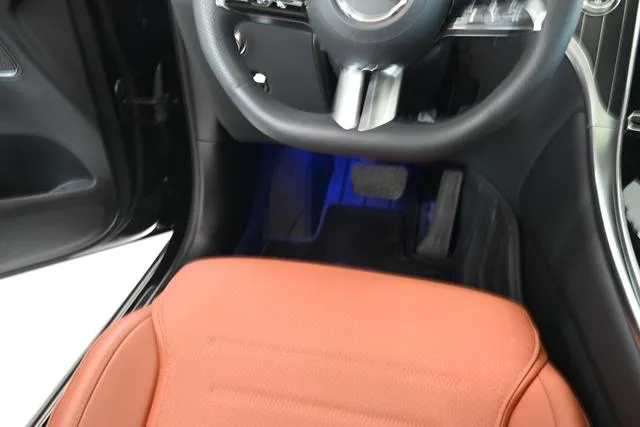 Mercedes-Benz GLC 2023 Restyling GLC 300 L 4MATIC Dynamic 5 seat interior photo 19 Mercedes-Benz GLC 2023 Restyling GLC 300 L 4MATIC Dynamic 5 seat interior photo 19