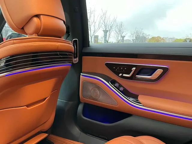 Mercedes-Benz S-Class 2022 S 450 L 4MATIC interior photo 15 Mercedes-Benz S-Class 2022 S 450 L 4MATIC interior photo 15