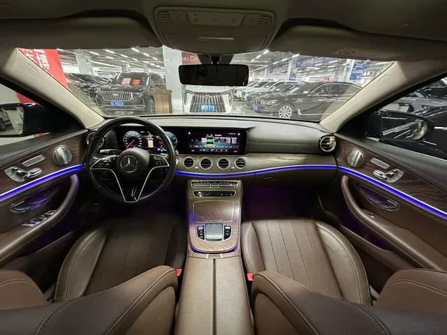 Mercedes-Benz E-Class 2021 E 300 L Luxury type Passenger car interior photo 13 Mercedes-Benz E-Class 2021 E 300 L Luxury type Passenger car interior photo 13