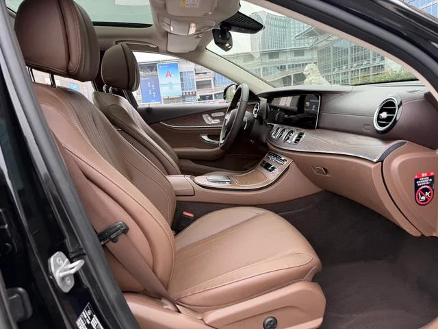 Mercedes-Benz E-Class 2021 E 300 L Luxury type Passenger car interior photo 15 Mercedes-Benz E-Class 2021 E 300 L Luxury type Passenger car interior photo 15