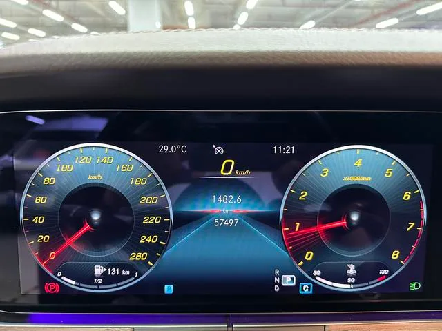 Mercedes-Benz E-Class 2021 E 300 L Luxury type Passenger car interior photo 16 Mercedes-Benz E-Class 2021 E 300 L Luxury type Passenger car interior photo 16