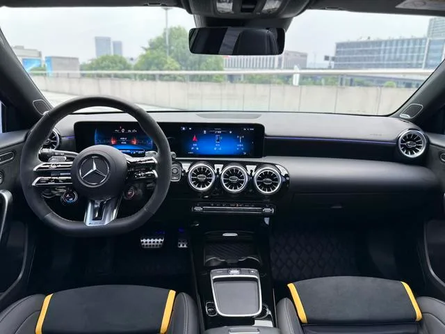 Mercedes-Benz Mercedes-AMG A-Class 2024 AMG A 45 S 4MATIC intérieur photo 11