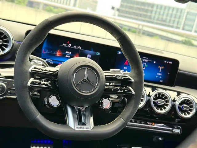 Mercedes-Benz Mercedes-AMG A-Class 2024 AMG A 45 S 4MATIC intérieur photo 12