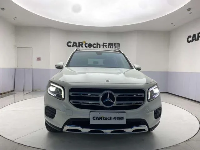 Mercedes-Benz GLB 2023 GLB 220 Dynamic exterior photo 4