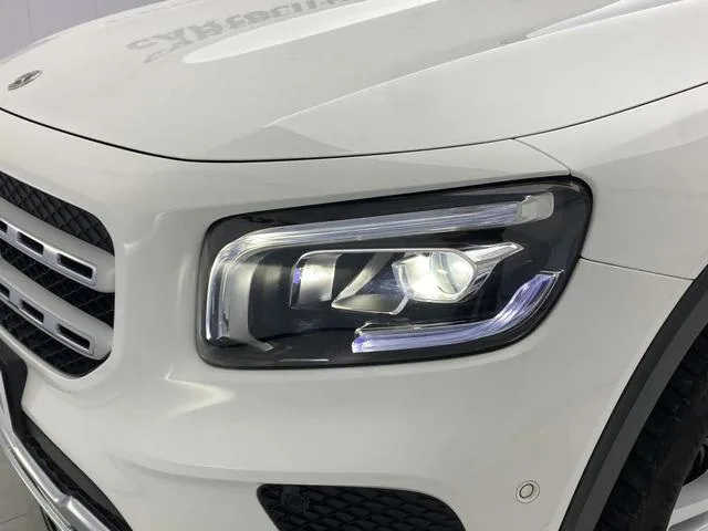 Mercedes-Benz GLB 2023 GLB 220 Dynamic exterior photo 10