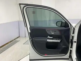 Mercedes-Benz GLB 2023 GLB 220 Dynamic interior photo 17