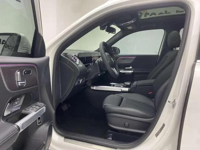 Mercedes-Benz GLB 2023 GLB 220 Dynamic interior photo 18