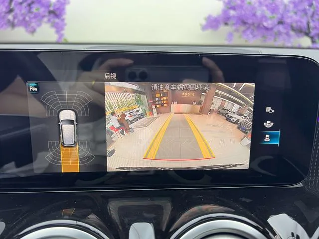 Mercedes-Benz GLB 2022 Reforma GLB 200 Estilo de moda interior foto 17 Mercedes-Benz GLB 2022 Reforma GLB 200 Estilo de moda interior foto 17