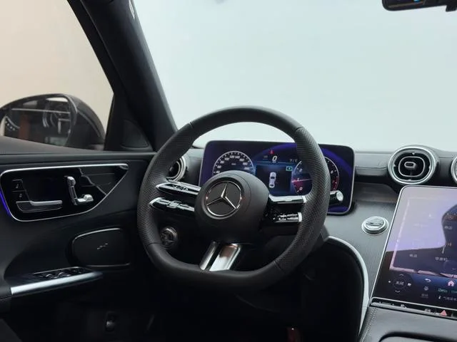 Mercedes-Benz C-Class 2024 C 260 L Sports version interior photo 8 Mercedes-Benz C-Class 2024 C 260 L Sports version interior photo 8