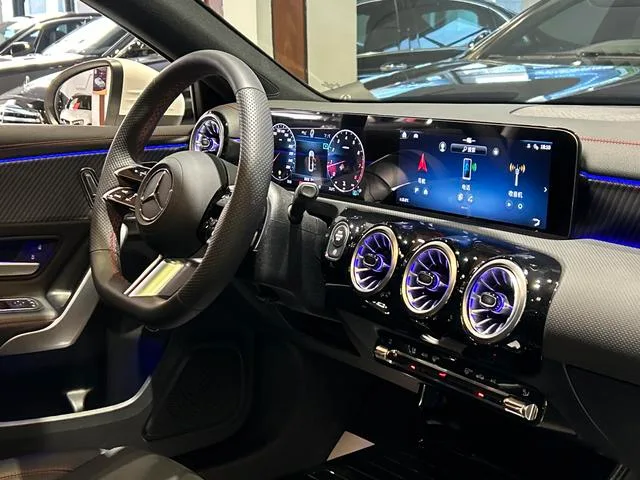 Mercedes-Benz A-Class 2024 Restyling A 200 L Fashion Edition interior photo 9 Mercedes-Benz A-Class 2024 Restyling A 200 L Fashion Edition interior photo 9