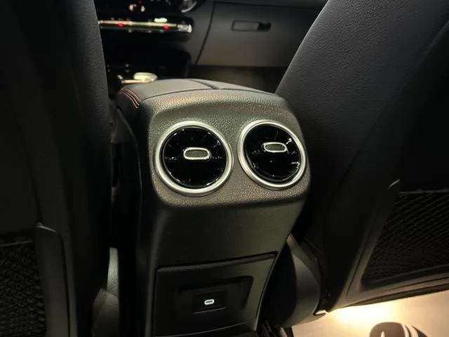 Mercedes-Benz A-Class 2024 Restyling A 200 L Fashion Edition interior photo 13 Mercedes-Benz A-Class 2024 Restyling A 200 L Fashion Edition interior photo 13