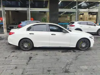 Mercedes-Benz C-Class 2024 Mise à jour C 260 L Version sportive extérieur photo 4