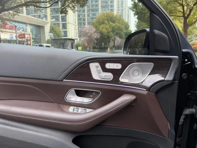 Mercedes-Benz GLS 2021 Restyling GLS 450 4MATIC Fashionable interior photo 15 Mercedes-Benz GLS 2021 Restyling GLS 450 4MATIC Fashionable interior photo 15